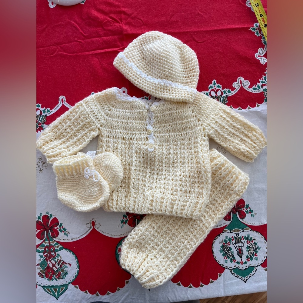 Baby sweater set w booties and hat , yellow, 6-9mths(